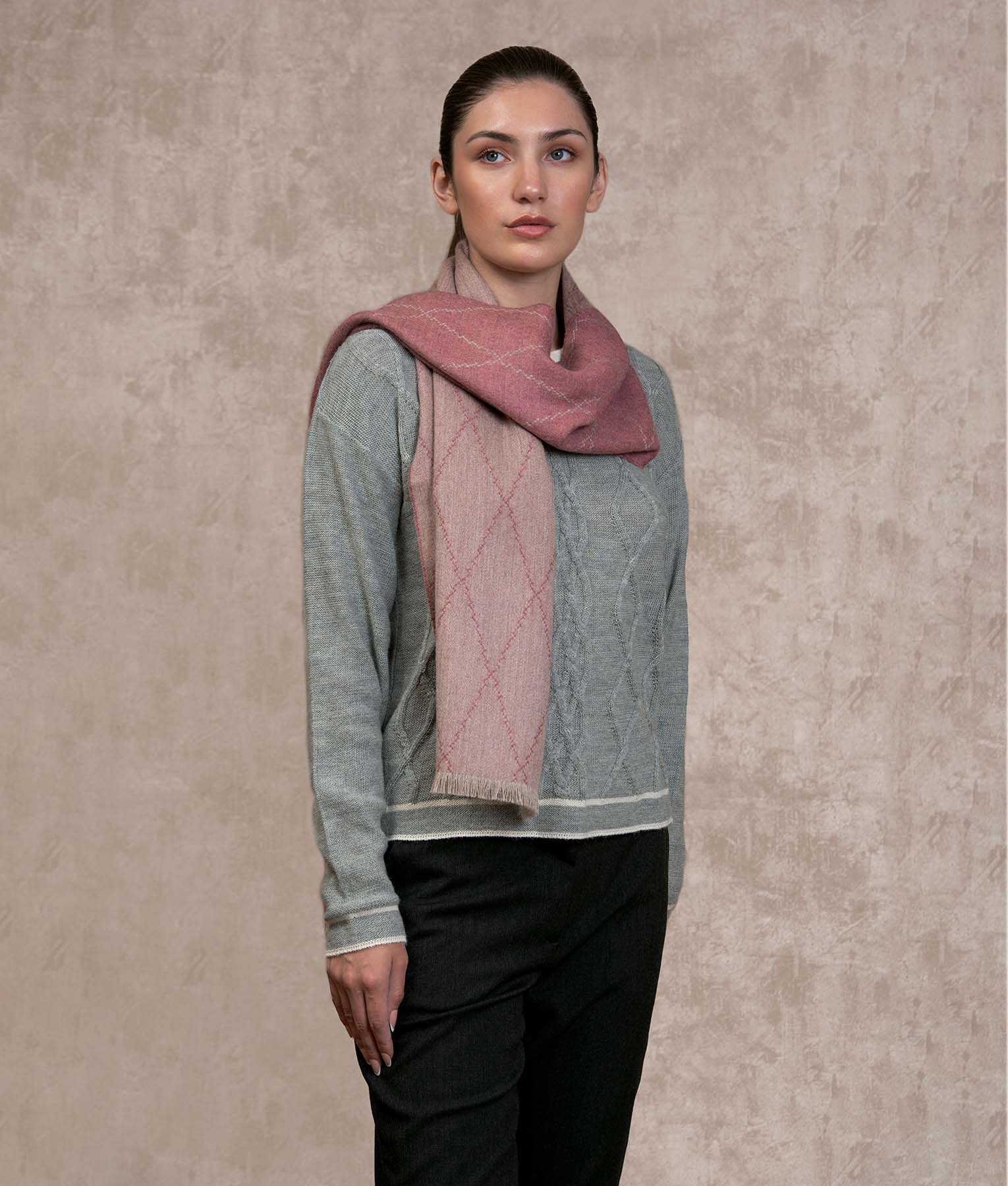 Los Coquitos Sarga Scarf - Digital pink and Light taupe