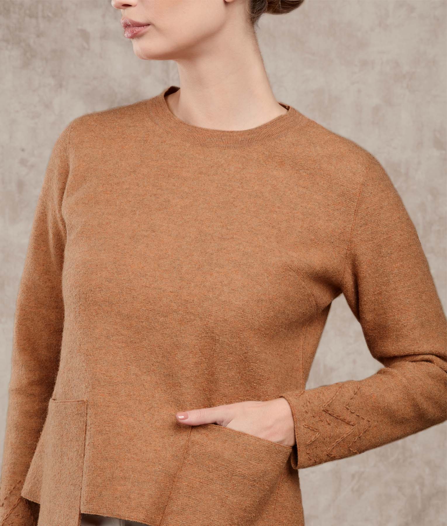 Bw Crew Neck Sweater With Pockets - Pecan Brown