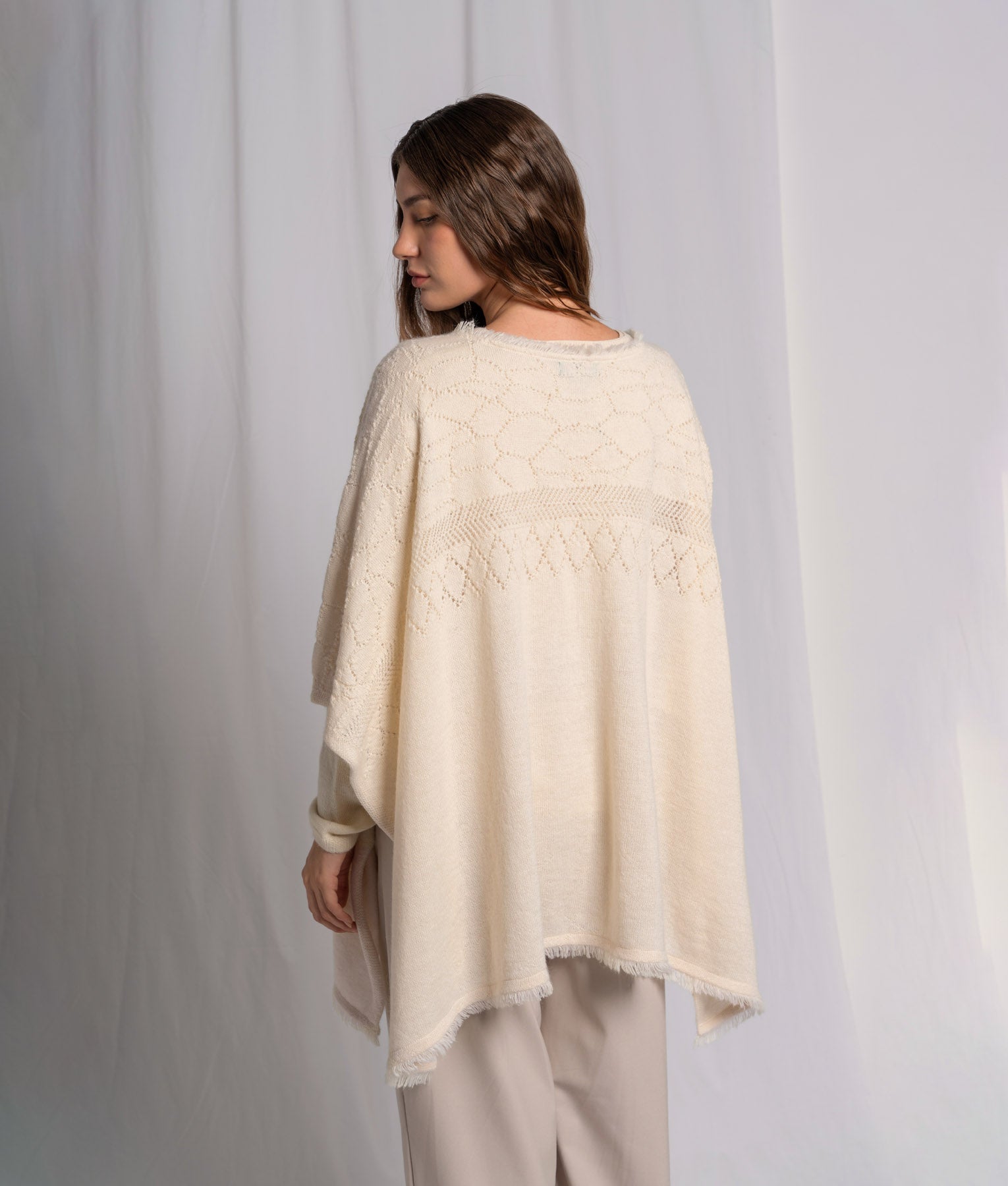 Poncho Blossom With Lace Effect