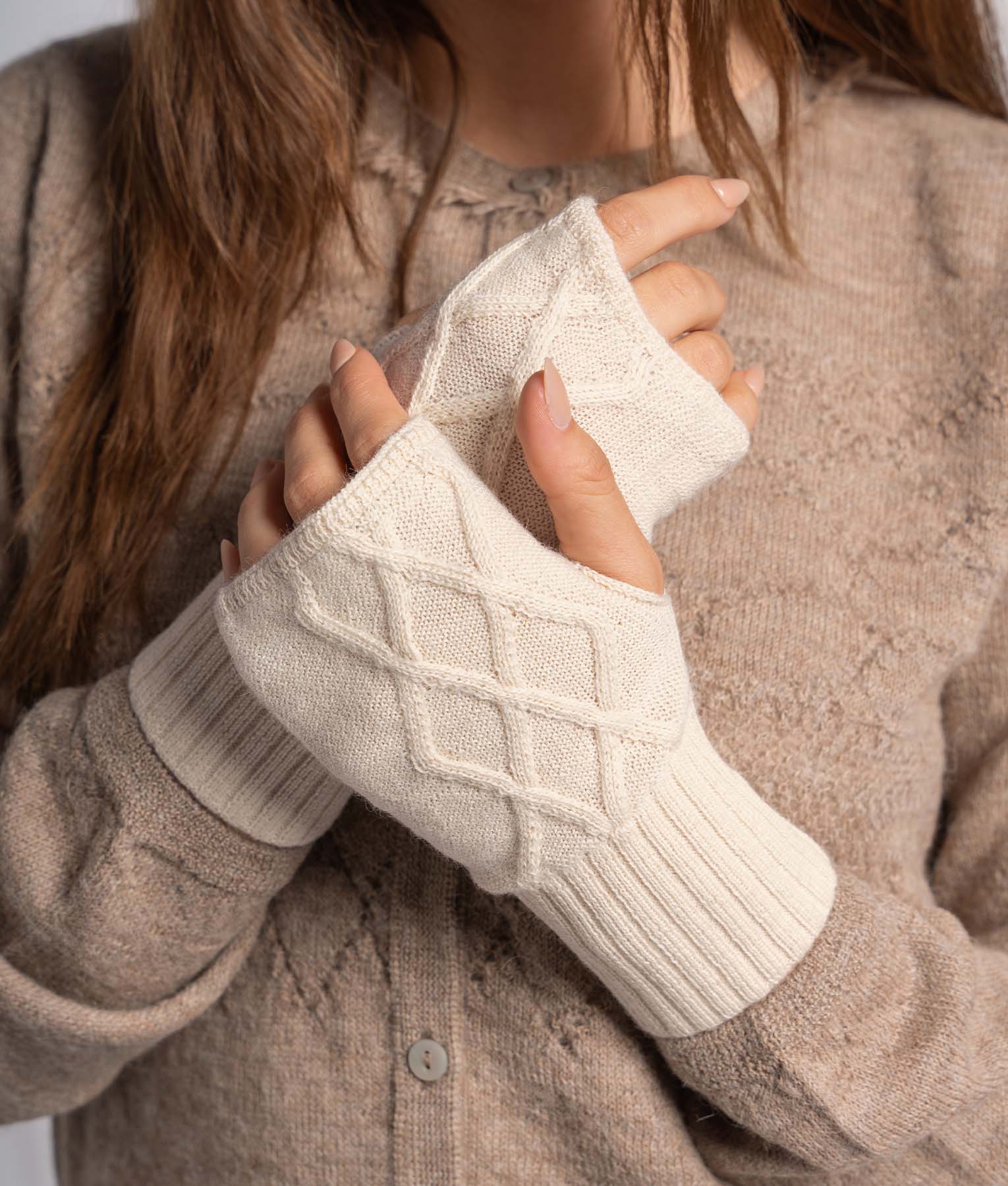 Mittens Cable Antique White