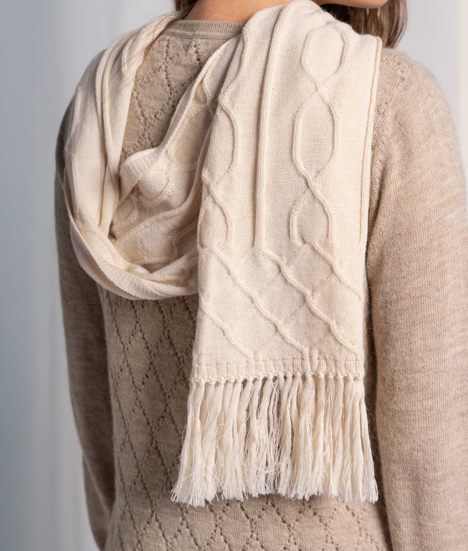 Cables Scarf With Fringes