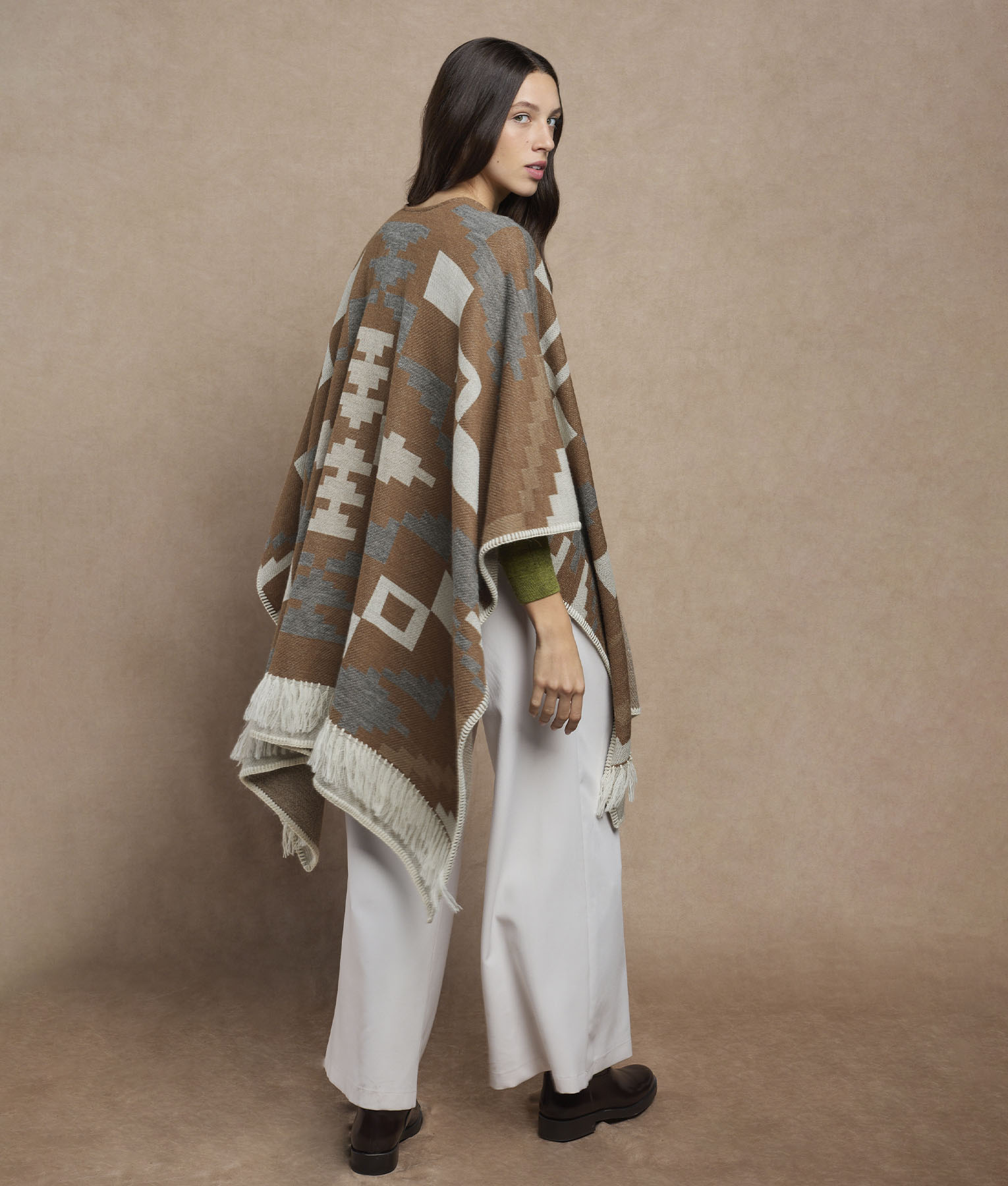 Mago Jacquard Cape
