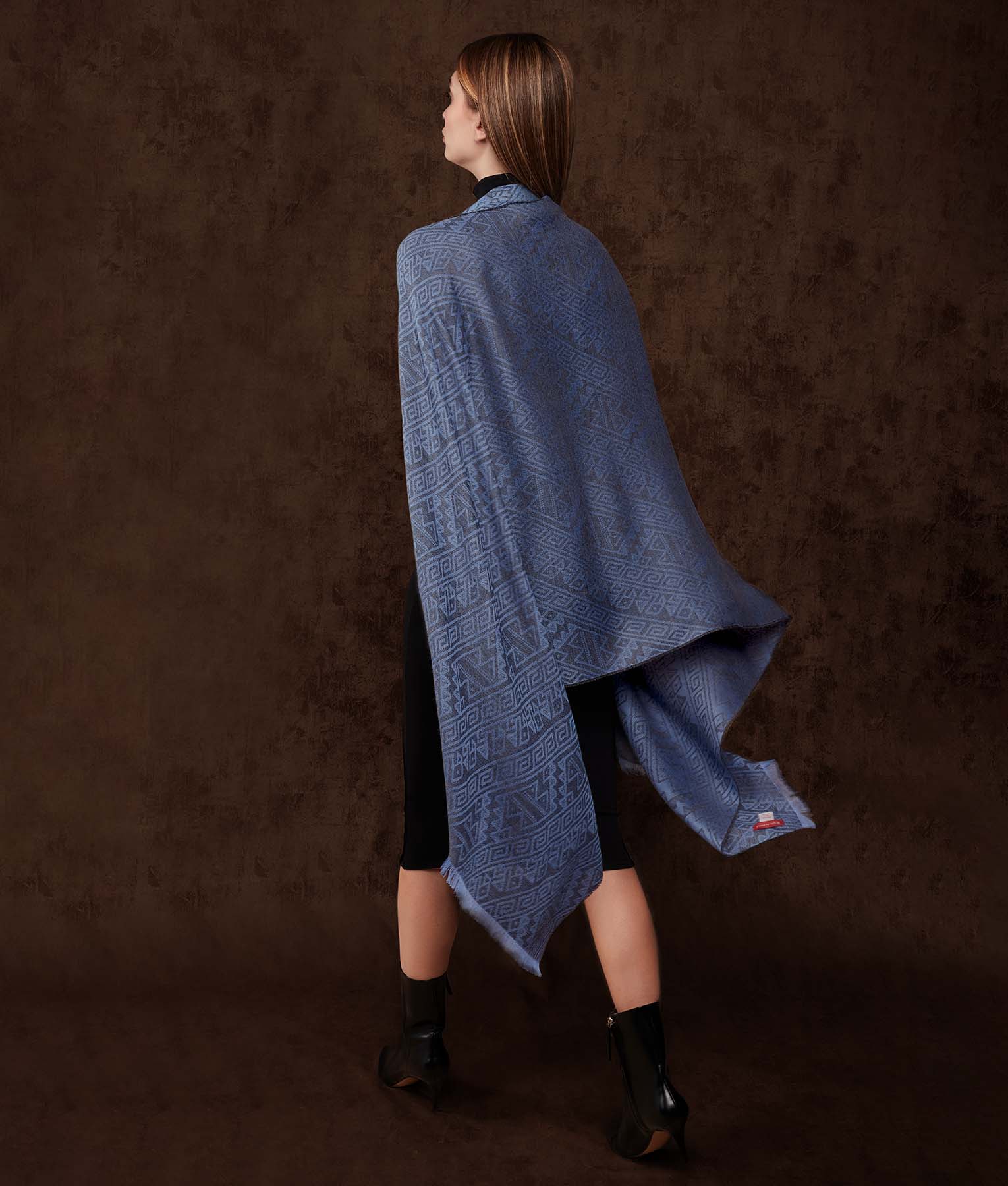 Chancay - El Equilibrio Shawl - Bluish Tones