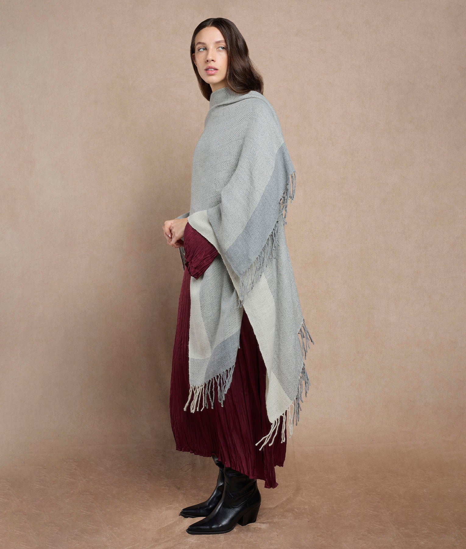 Ethnic Cape - Antique White And Supreme Gray
