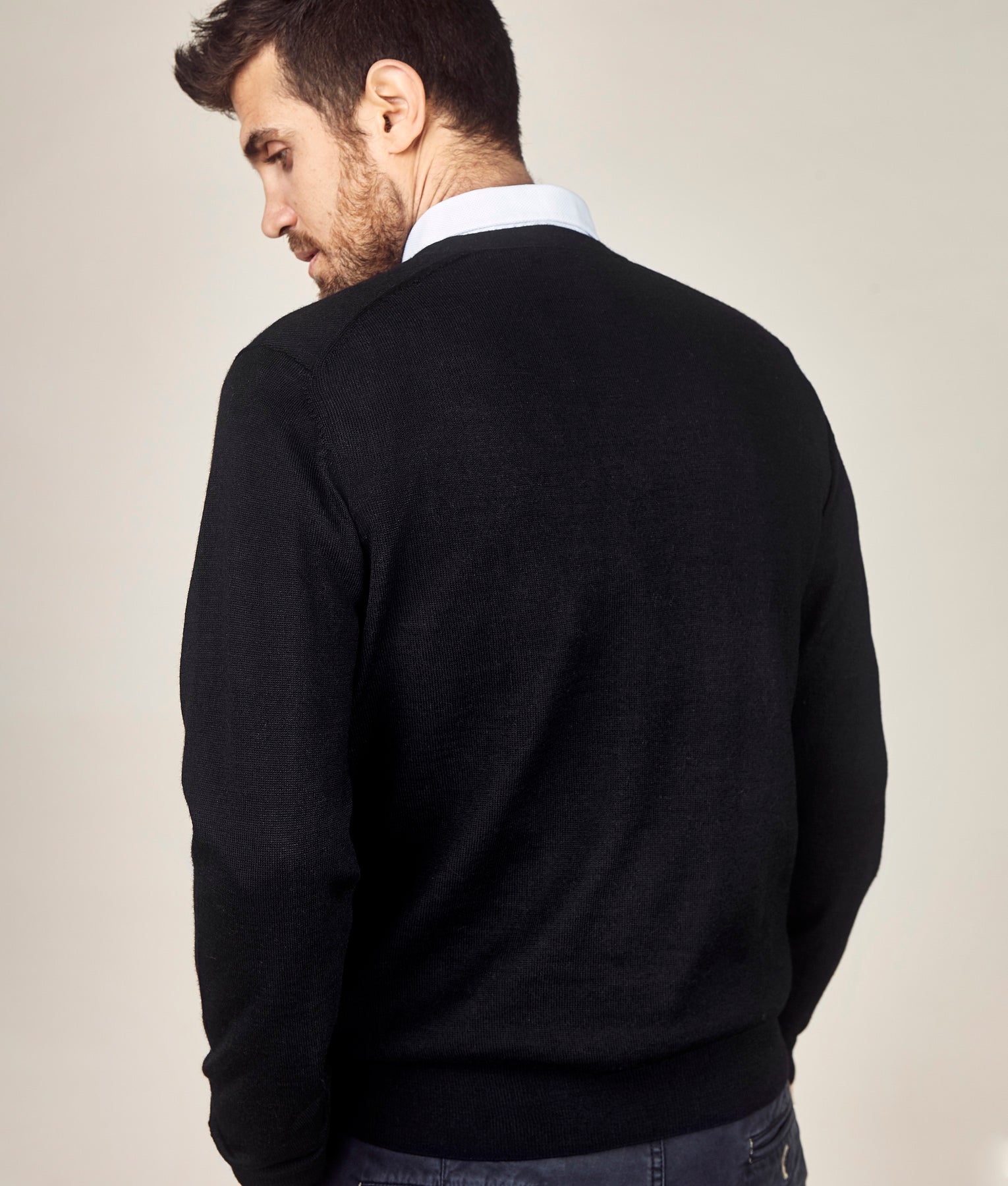 Classic V Neck Sweater - Black