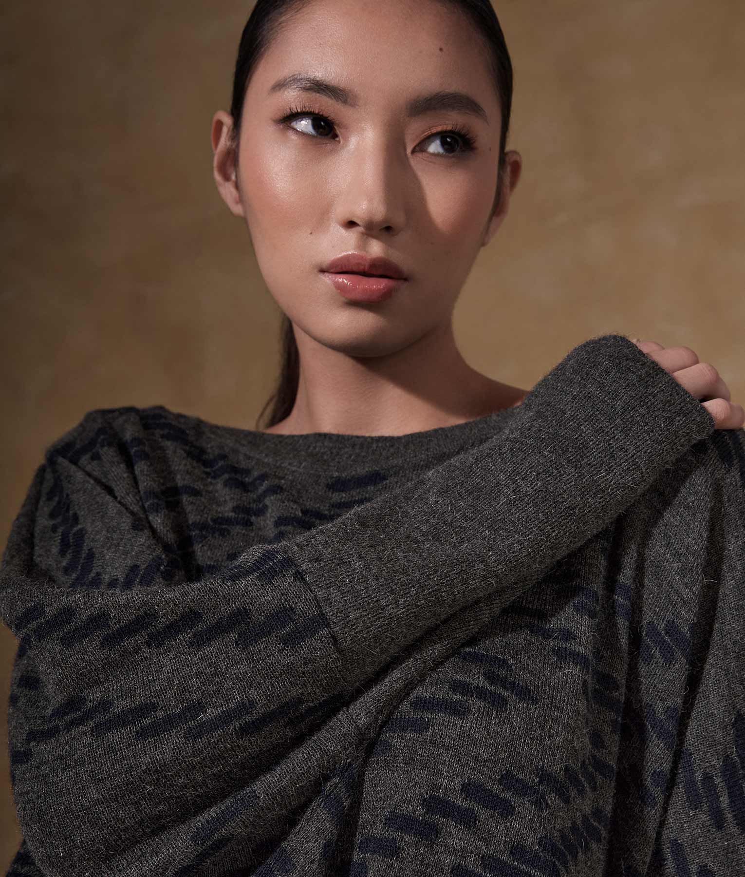 Bi Colour Jacquard Poncho With Sleeves - Gray And Navy Blue