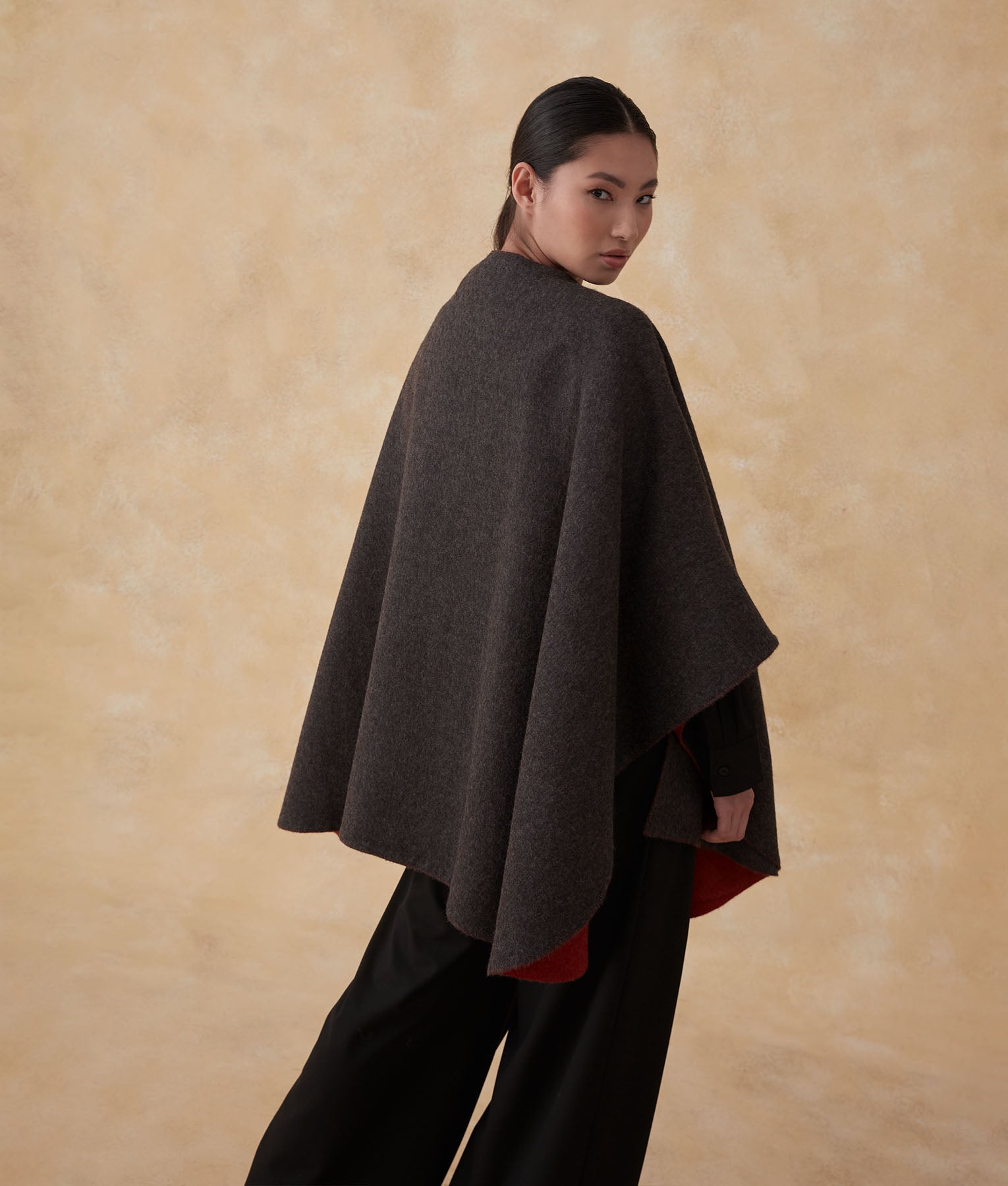 Reversible Soft Cape - Frost Gray And Mars Red