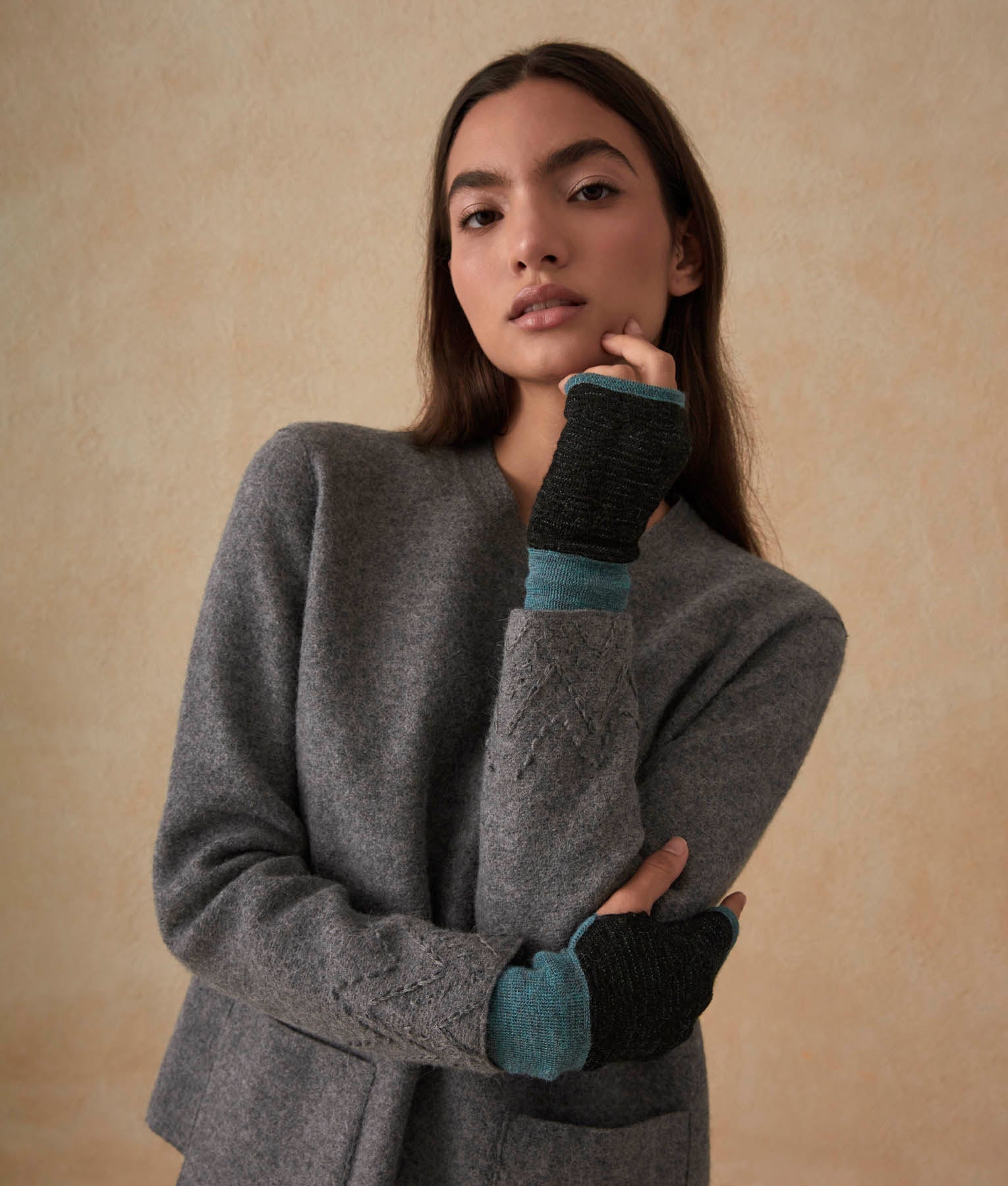 Tuck Stitch Mittens - Dragonfly And Jet Black