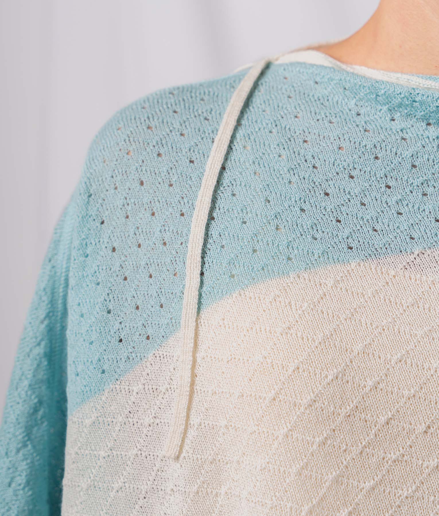 Links Diamond Poncho - Ivory And Icy Blue