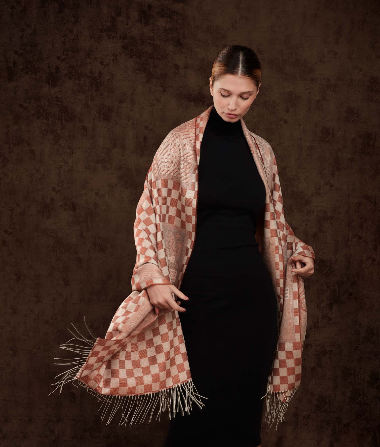 Chimu Checker Shawl - Bone And Ocher